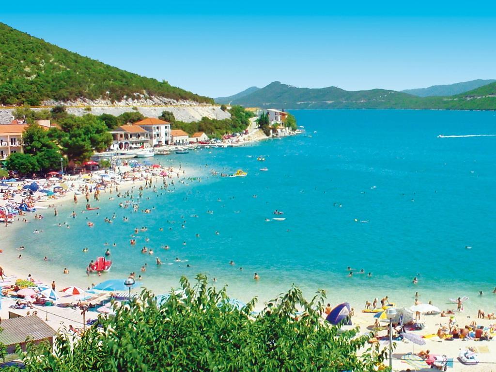 Guest House & Restaurant Adriatic 克勒克 外观 照片