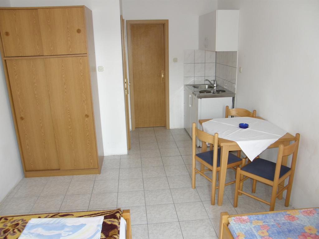 Guest House & Restaurant Adriatic 克勒克 外观 照片