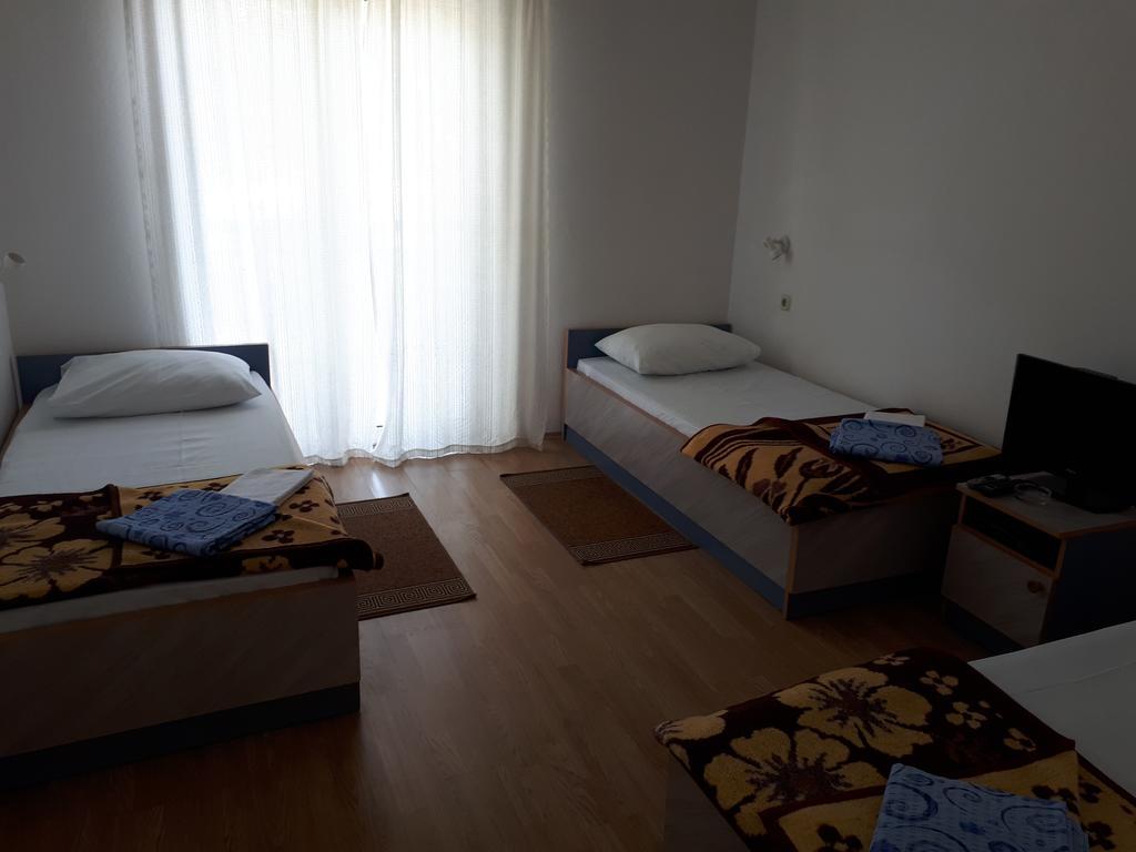 Guest House & Restaurant Adriatic 克勒克 外观 照片